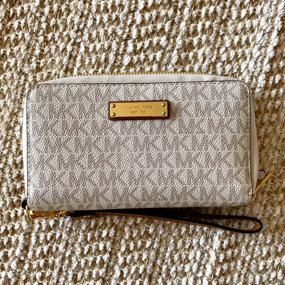 Michael Kors wristlet wallet